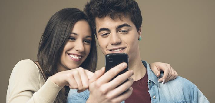 How Teens Use Social Media in Their Romantic Relationships | BiteScience